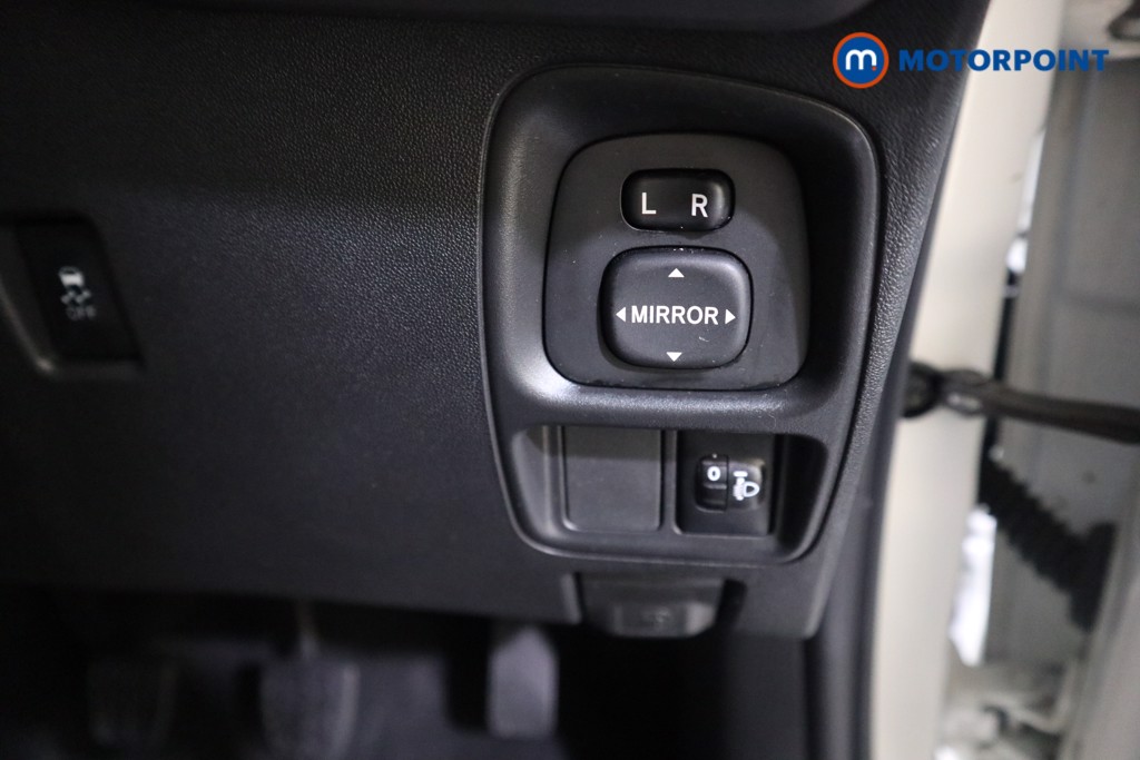 Toyota Aygo X-Play Manual Petrol Hatchback - Stock Number (1589044) - 9th supplementary image