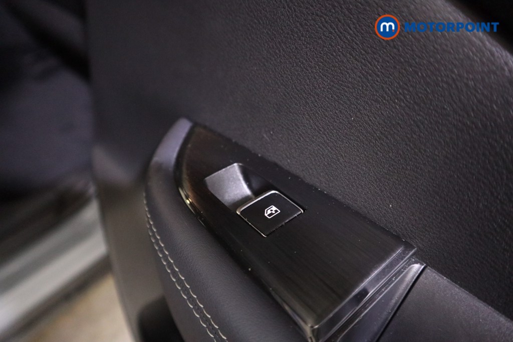 Nissan Qashqai Tekna Manual Petrol SUV - Stock Number (1589461) - 17th supplementary image