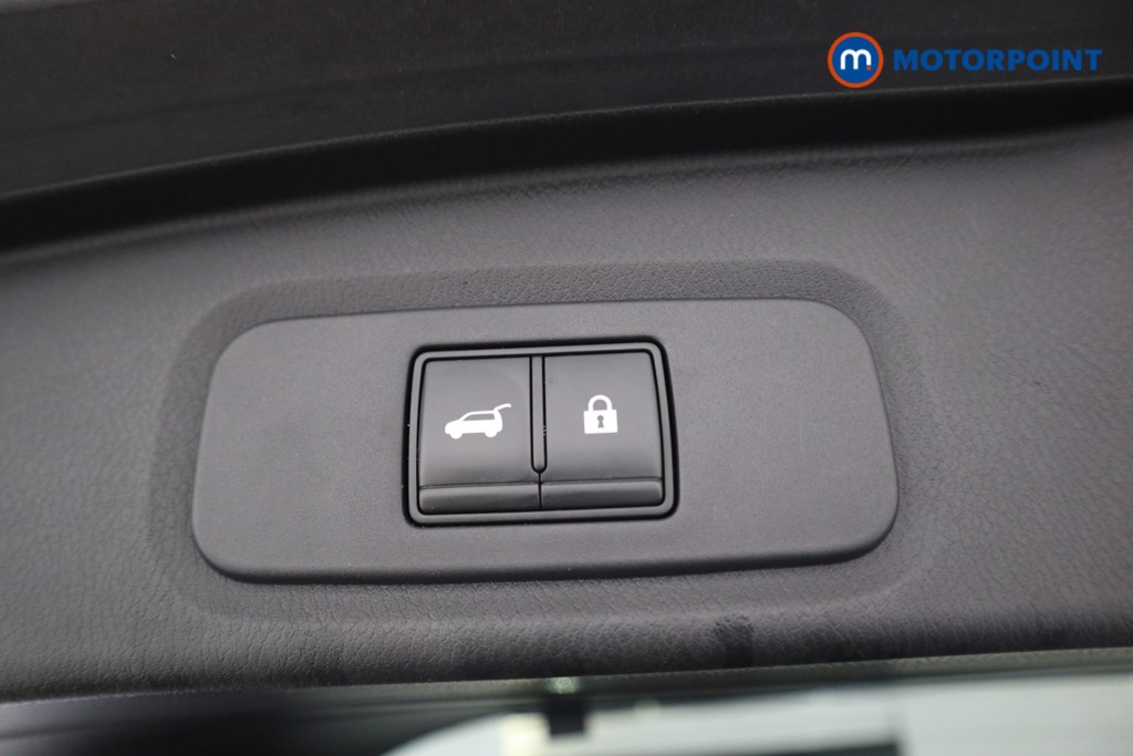 Nissan Qashqai Tekna Manual Petrol SUV - Stock Number (1589461) - 19th supplementary image