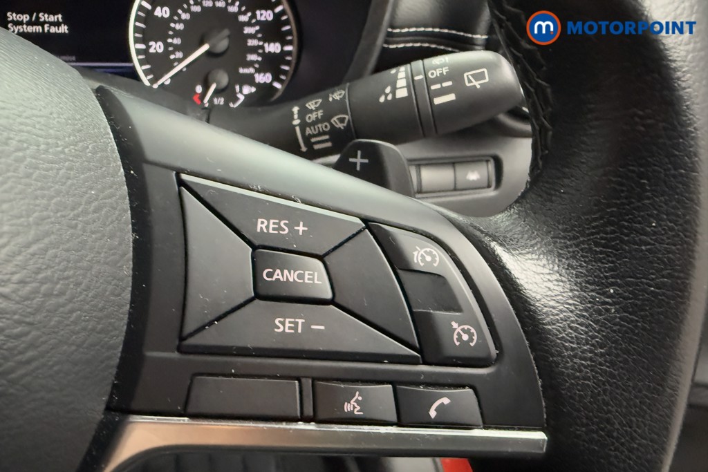 Nissan Juke N-Connecta Automatic Petrol SUV - Stock Number (1589569) - 5th supplementary image