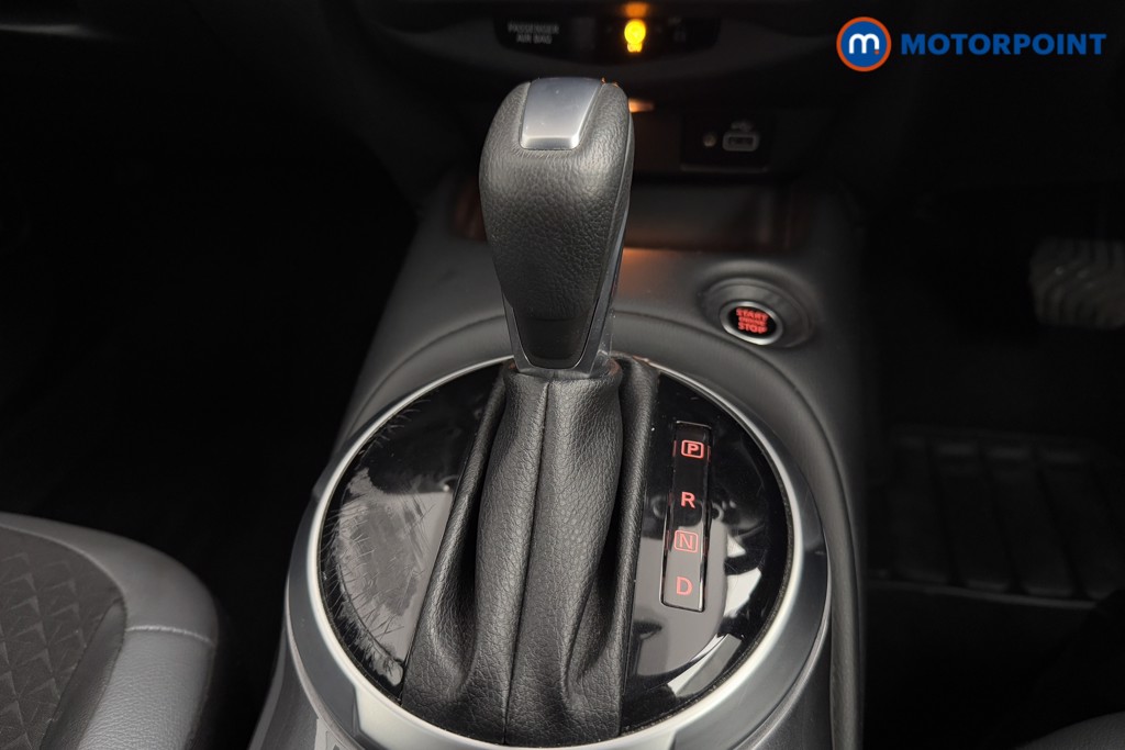 Nissan Juke N-Connecta Automatic Petrol SUV - Stock Number (1589569) - 14th supplementary image