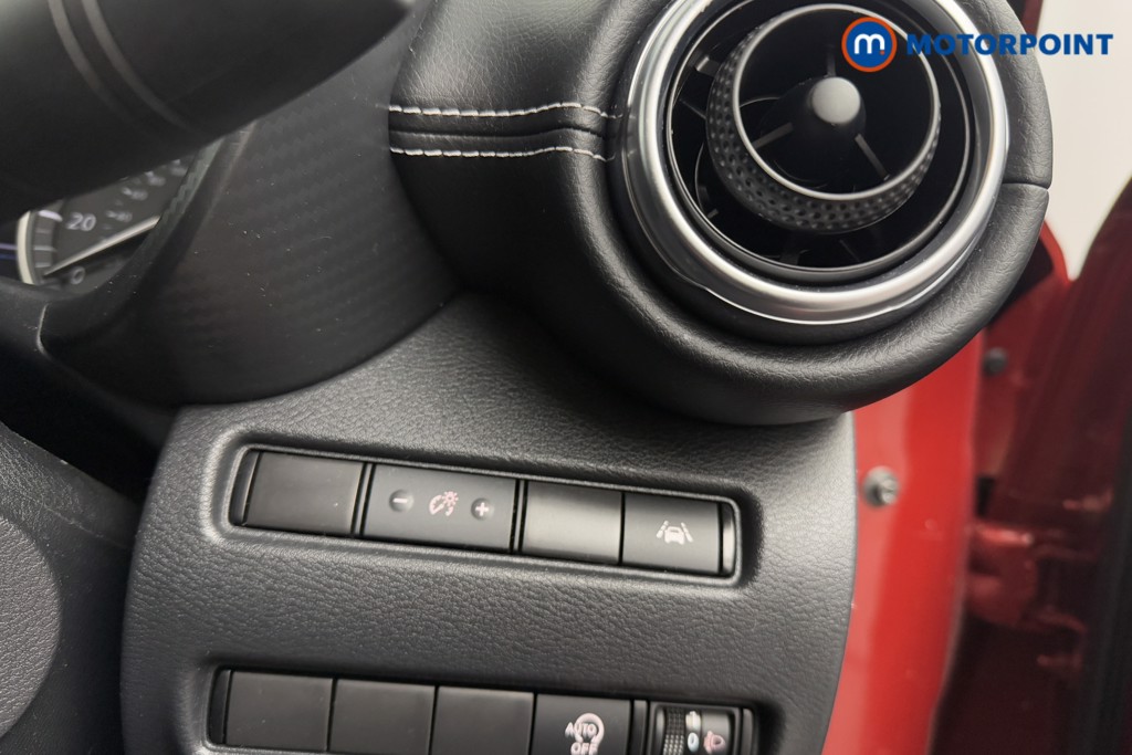 Nissan Juke N-Connecta Automatic Petrol SUV - Stock Number (1589569) - 18th supplementary image