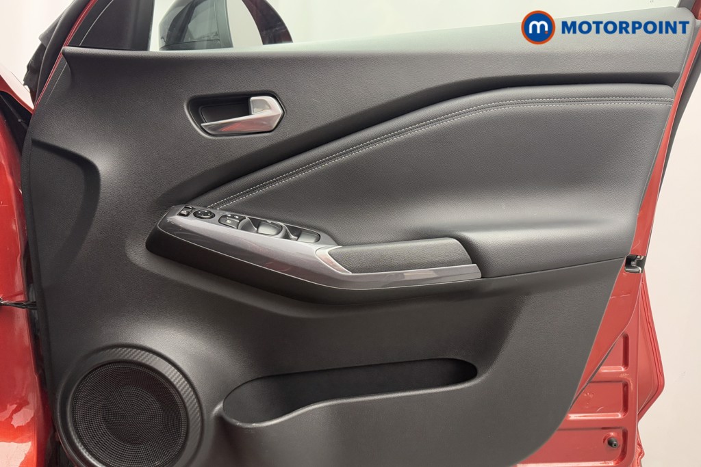 Nissan Juke N-Connecta Automatic Petrol SUV - Stock Number (1589569) - 19th supplementary image