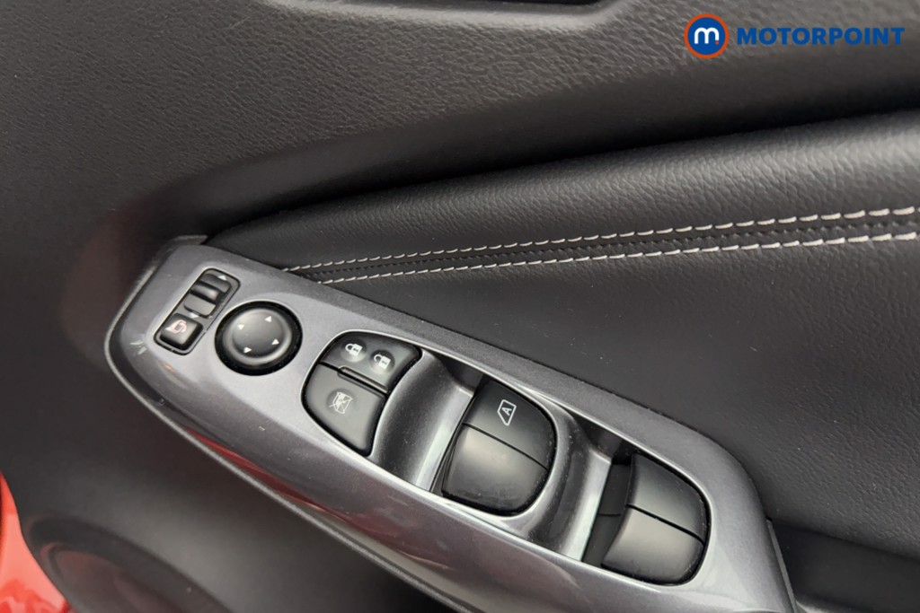 Nissan Juke N-Connecta Automatic Petrol SUV - Stock Number (1589569) - 20th supplementary image