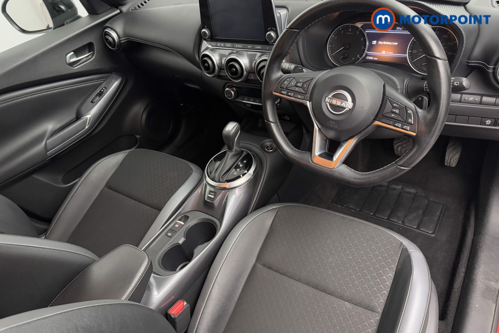 Nissan Juke N-Connecta Automatic Petrol SUV - Stock Number (1589569) - 1st supplementary image