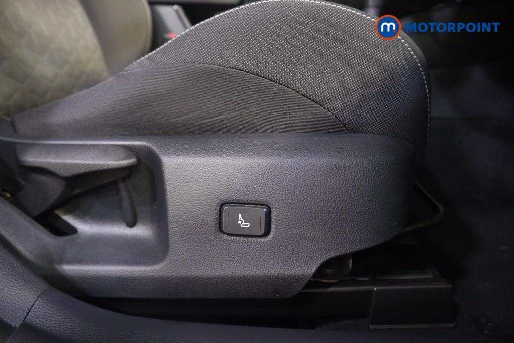 Toyota Corolla Icon Tech Automatic Petrol-Electric Hybrid Estate - Stock Number (1589621) - 14th supplementary image