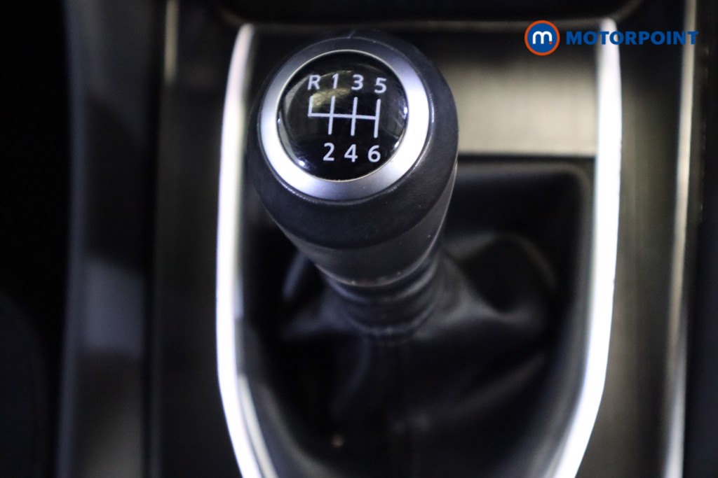 Nissan Qashqai N-Connecta Manual Petrol SUV - Stock Number (1589745) - 5th supplementary image