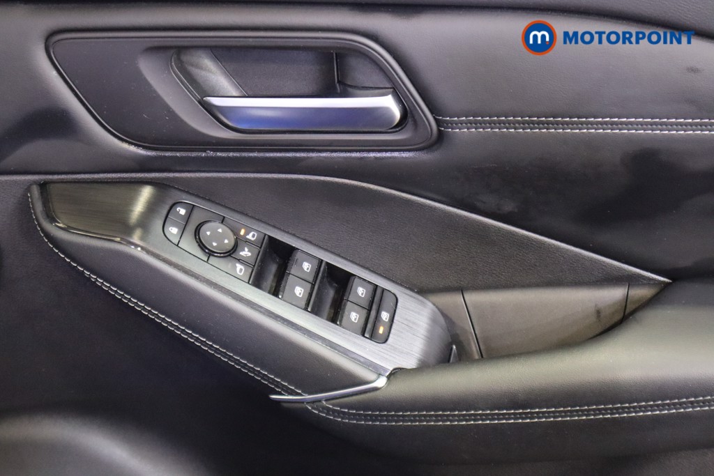 Nissan Qashqai N-Connecta Manual Petrol SUV - Stock Number (1589745) - 14th supplementary image