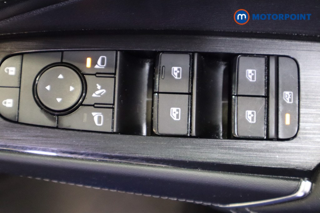 Nissan Qashqai N-Connecta Manual Petrol SUV - Stock Number (1589745) - 15th supplementary image