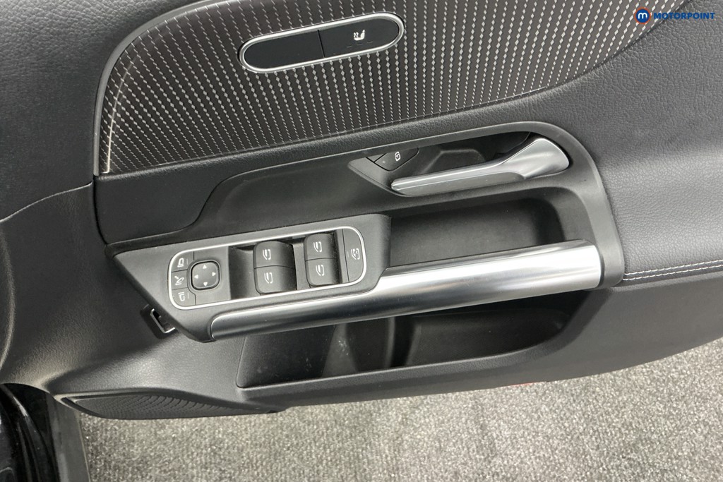 Mercedes-Benz EQA Sport Automatic Electric SUV - Stock Number (1589948) - 21st supplementary image