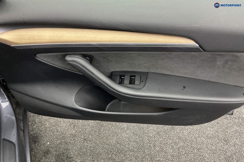 Tesla Model 3 Long Range Automatic Electric Saloon - Stock Number (1589952) - 18th supplementary image