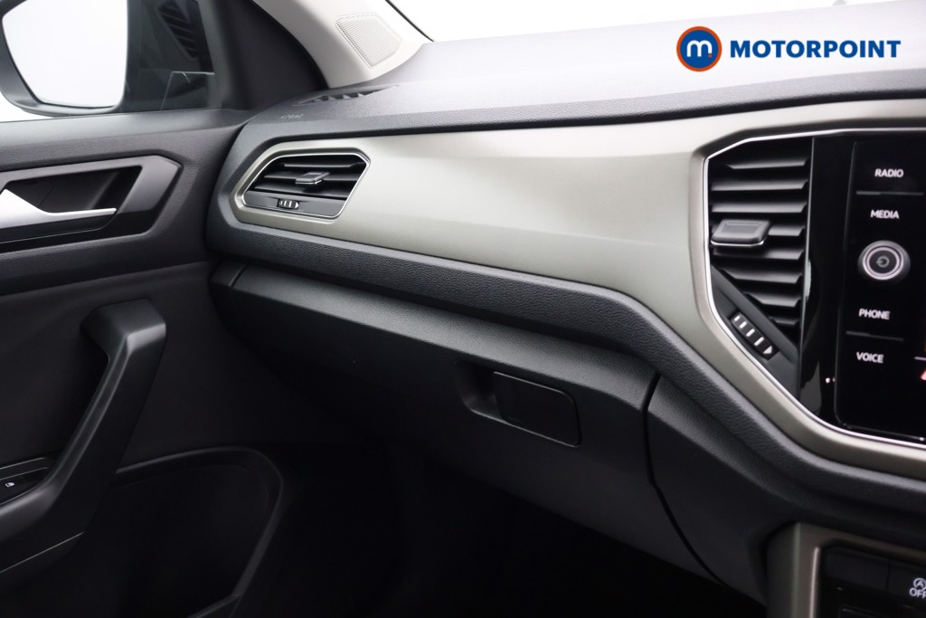 Volkswagen T-Roc Design Manual Petrol SUV - Stock Number (1590074) - 12th supplementary image