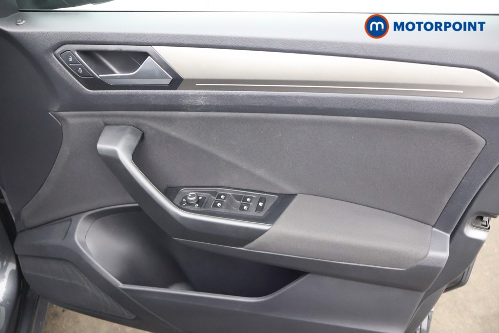Volkswagen T-Roc Design Manual Petrol SUV - Stock Number (1590074) - 14th supplementary image