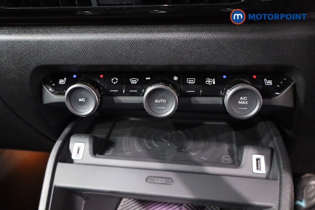 Citroen C4 Shine Plus Automatic Electric Hatchback - Stock Number (1590560) - 17th supplementary image