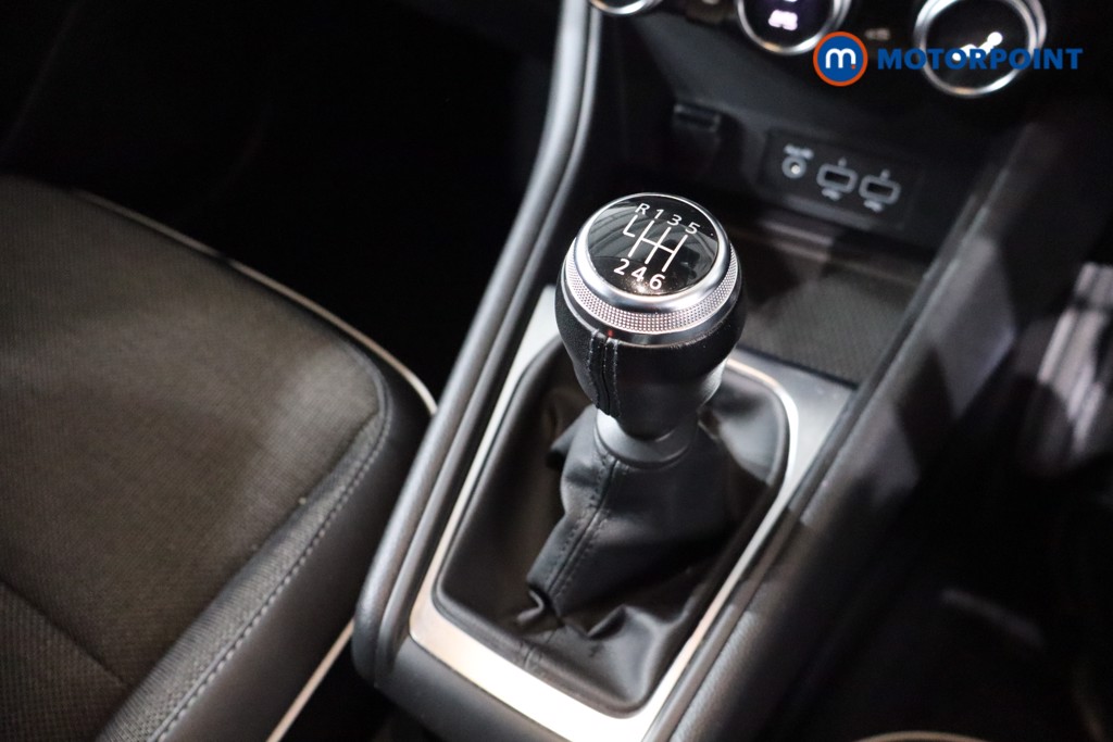 Renault Captur S Edition Manual Petrol SUV - Stock Number (1590696) - 14th supplementary image