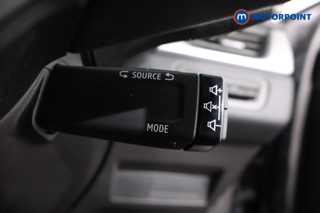 Renault Captur S Edition Manual Petrol SUV - Stock Number (1590696) - 19th supplementary image