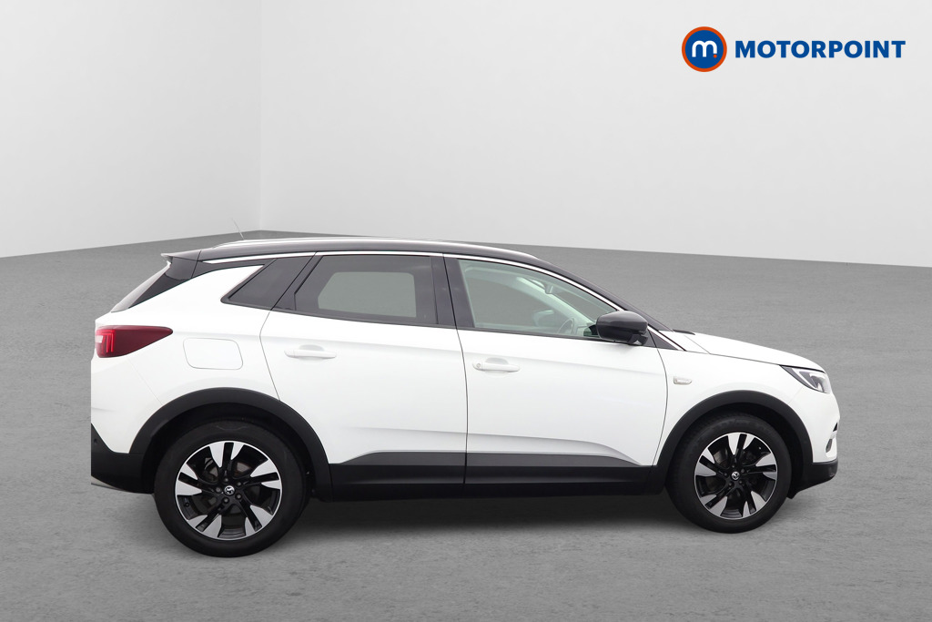 Vauxhall Grandland X Design Line Manual Petrol SUV - Stock Number (1590857) - Drivers side front corner
