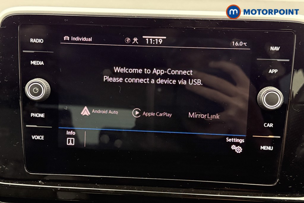 Volkswagen T-Roc R-Line Automatic Diesel SUV - Stock Number (1590939) - 10th supplementary image