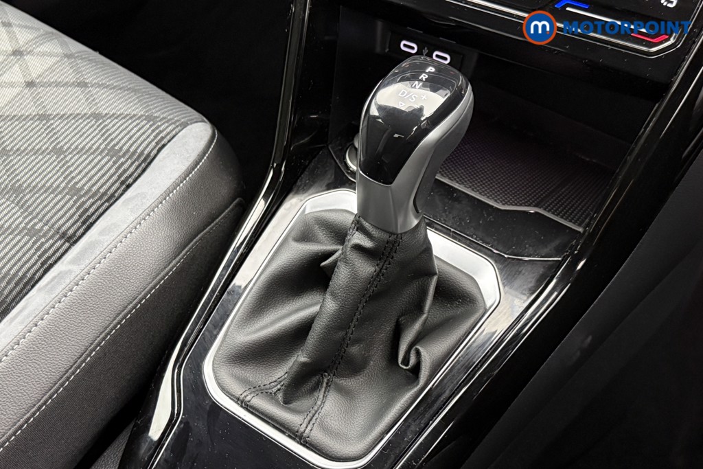 Volkswagen T-Roc R-Line Automatic Diesel SUV - Stock Number (1590939) - 13th supplementary image