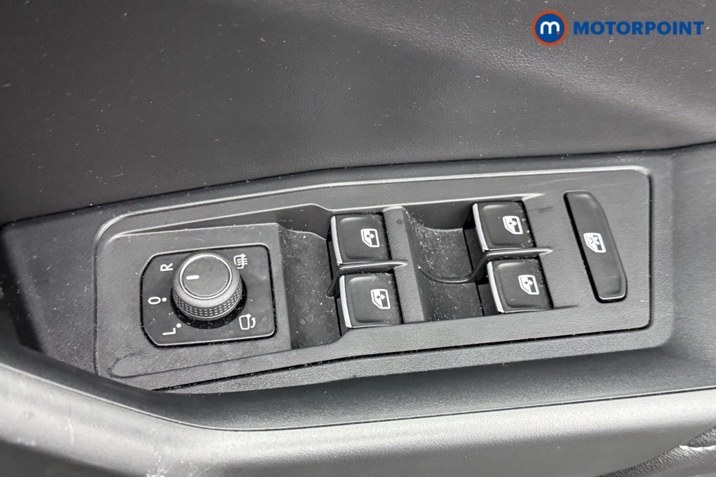 Volkswagen T-Roc R-Line Automatic Diesel SUV - Stock Number (1590939) - 17th supplementary image