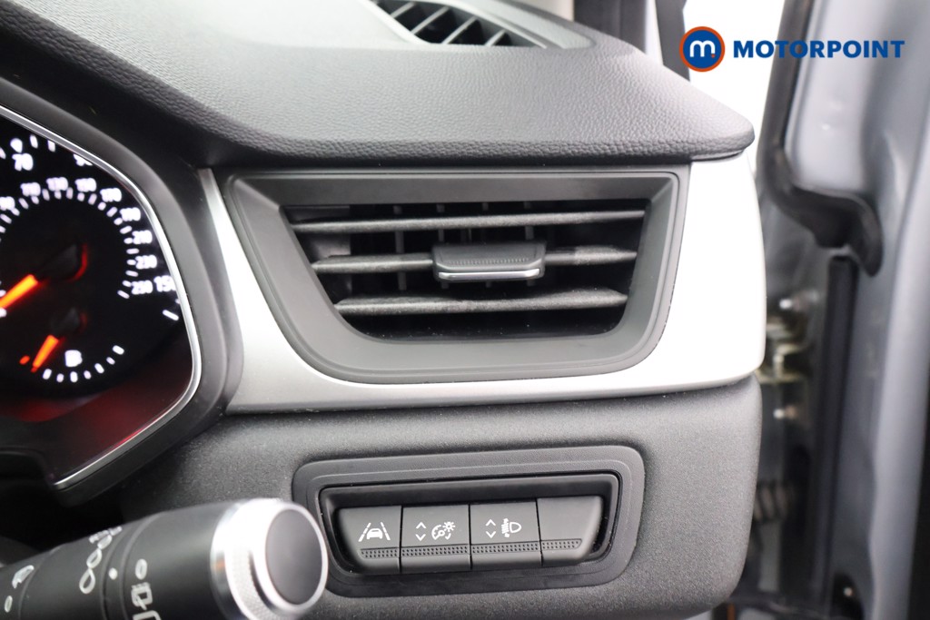 Renault Captur Iconic Manual Petrol SUV - Stock Number (1591003) - 7th supplementary image