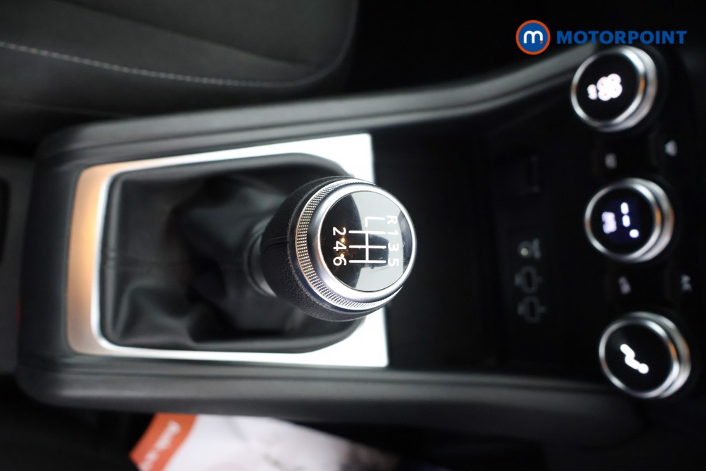 Renault Captur Iconic Manual Petrol SUV - Stock Number (1591003) - 9th supplementary image