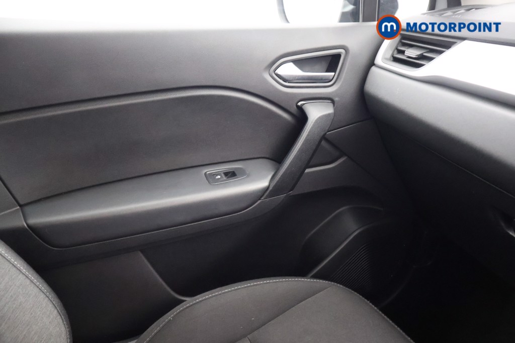 Renault Captur Iconic Manual Petrol SUV - Stock Number (1591003) - 12th supplementary image