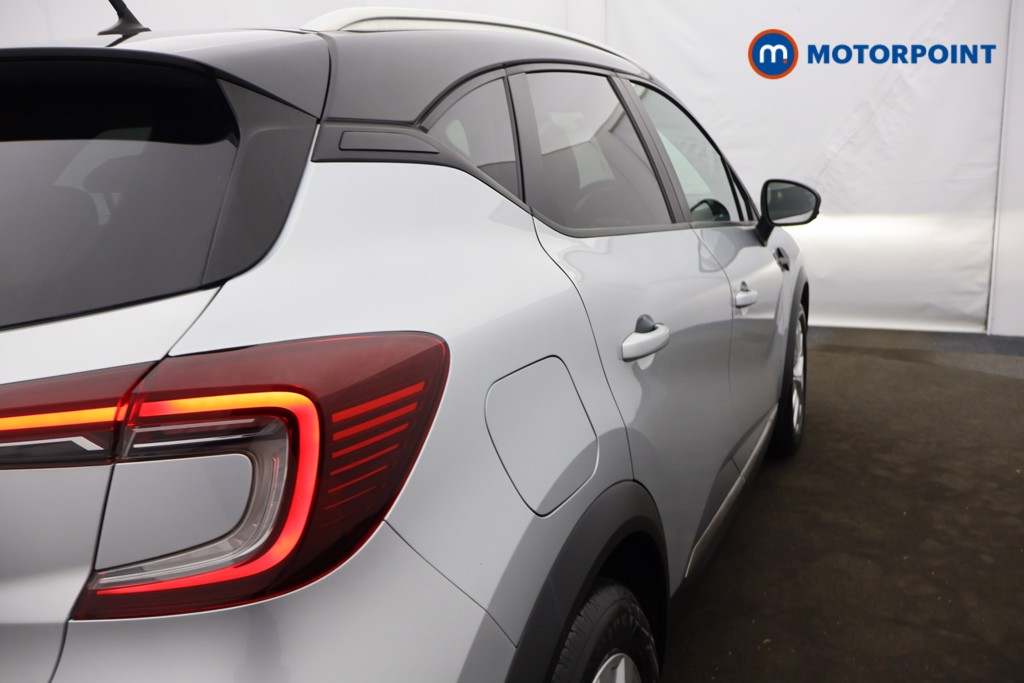 Renault Captur Iconic Manual Petrol SUV - Stock Number (1591003) - 23rd supplementary image