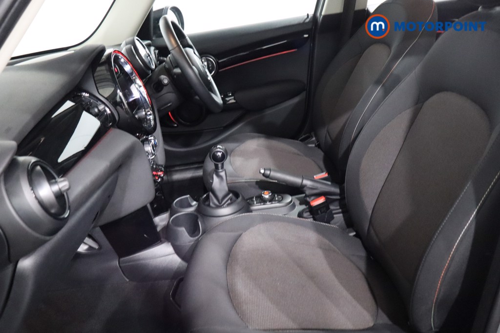 Mini Hatchback Cooper Classic Manual Petrol Hatchback - Stock Number (1591326) - 4th supplementary image