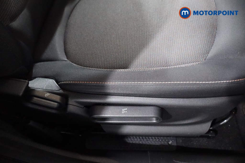 Mini Hatchback Cooper Classic Manual Petrol Hatchback - Stock Number (1591326) - 19th supplementary image