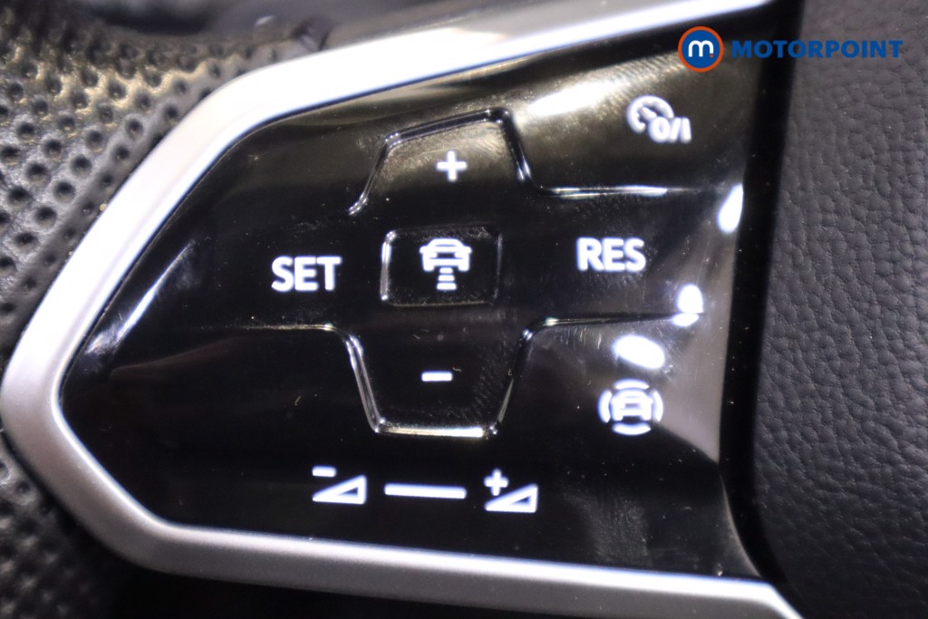 Volkswagen Golf R-Line Automatic Petrol Hatchback - Stock Number (1591563) - 18th supplementary image