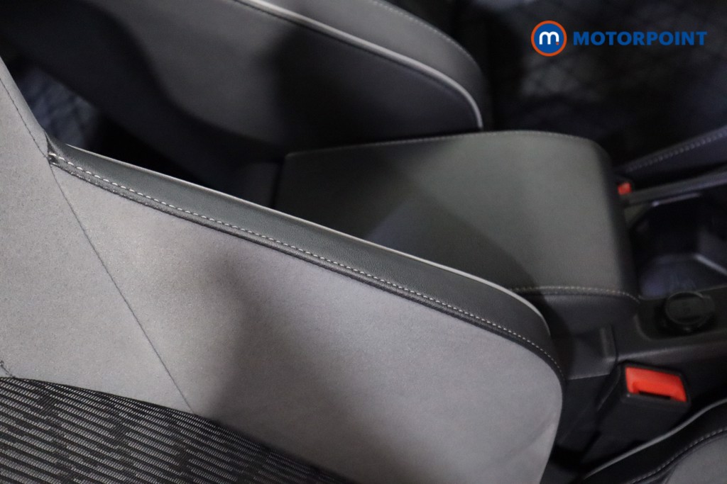 Volkswagen Golf R-Line Automatic Petrol Hatchback - Stock Number (1591563) - 27th supplementary image