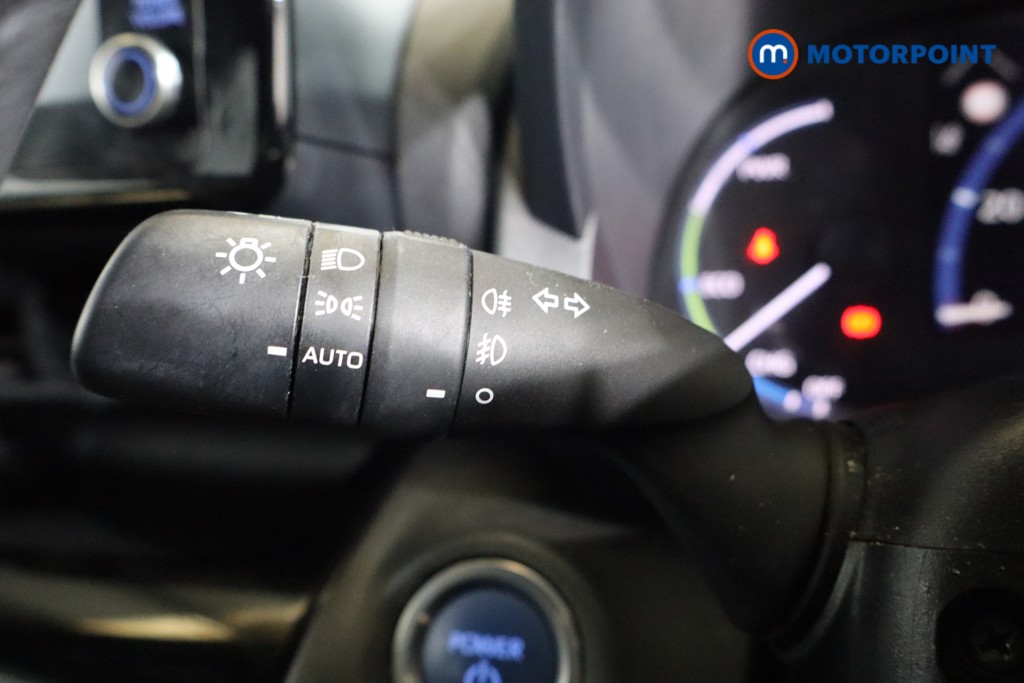 Toyota Yaris Cross Design Automatic Petrol-Electric Hybrid Estate - Stock Number (1558519) - 4th supplementary image