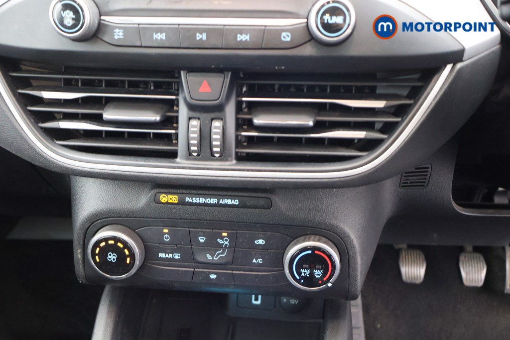 Ford Focus Zetec Manual Petrol Hatchback - Stock Number (1575766) - 9th supplementary image