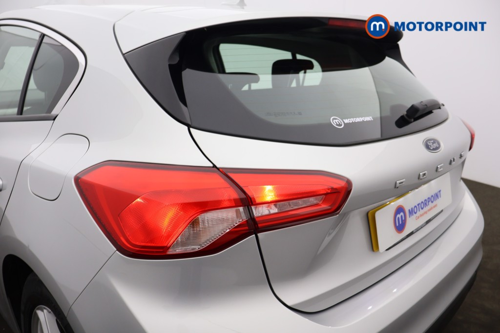 Ford Focus Zetec Manual Petrol Hatchback - Stock Number (1575766) - 22nd supplementary image