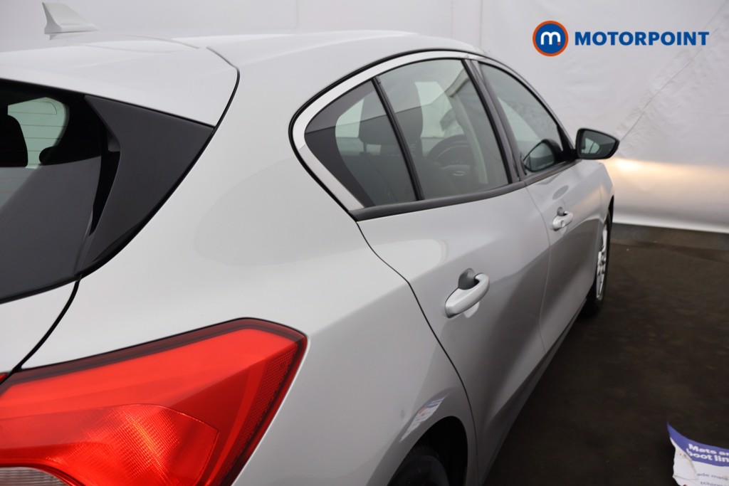 Ford Focus Zetec Manual Petrol Hatchback - Stock Number (1575766) - 24th supplementary image