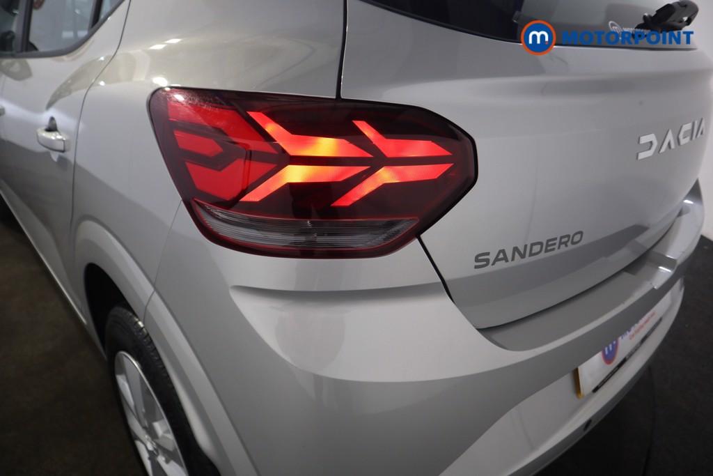 Dacia Sandero Expression Manual Petrol Hatchback - Stock Number (1577914) - 22nd supplementary image