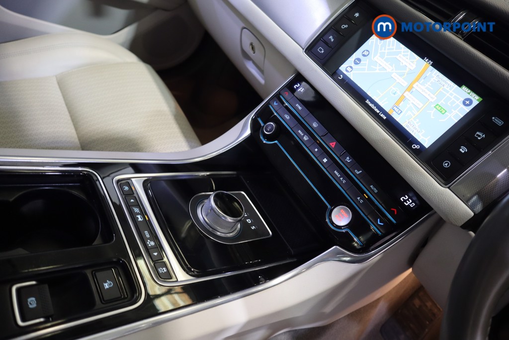 Jaguar XF Prestige Automatic Diesel Saloon - Stock Number (1580403) - 7th supplementary image