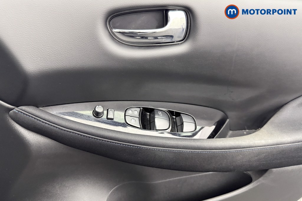 Nissan Leaf N-Connecta Automatic Electric Hatchback - Stock Number (1581941) - 16th supplementary image