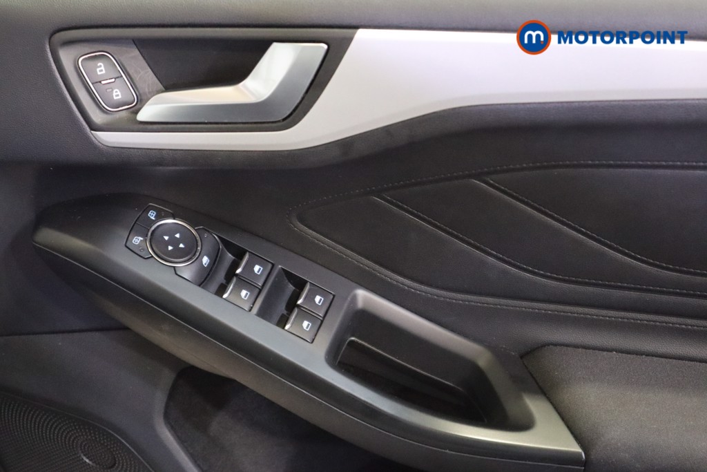 Ford Focus Zetec Automatic Petrol Hatchback - Stock Number (1584077) - 14th supplementary image