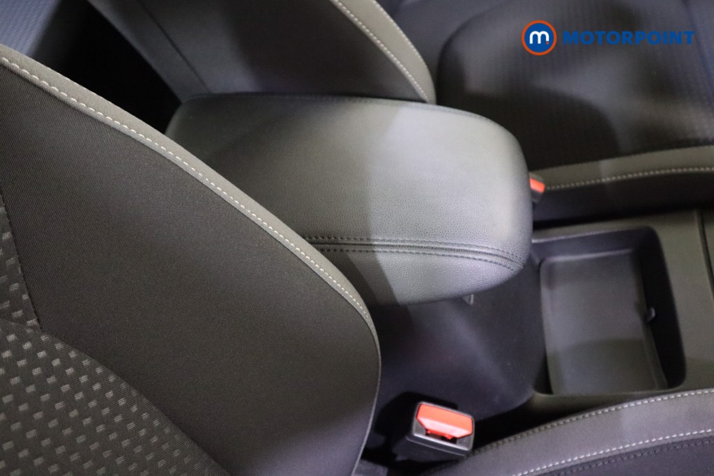 Ford Focus Zetec Automatic Petrol Hatchback - Stock Number (1584077) - 26th supplementary image
