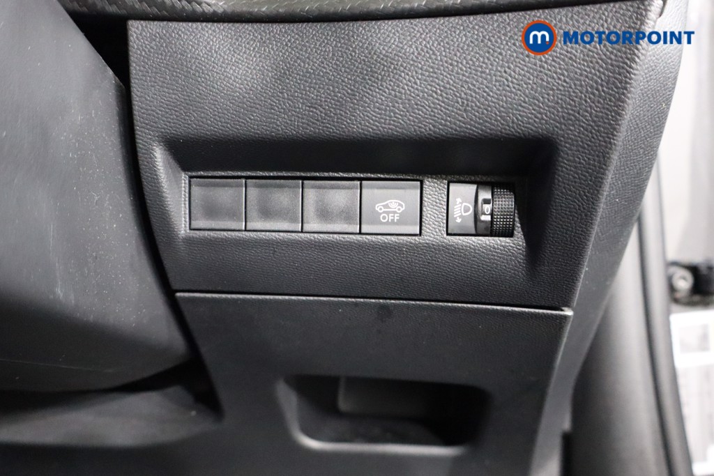 Peugeot 2008 Allure Manual Petrol SUV - Stock Number (1584318) - 8th supplementary image