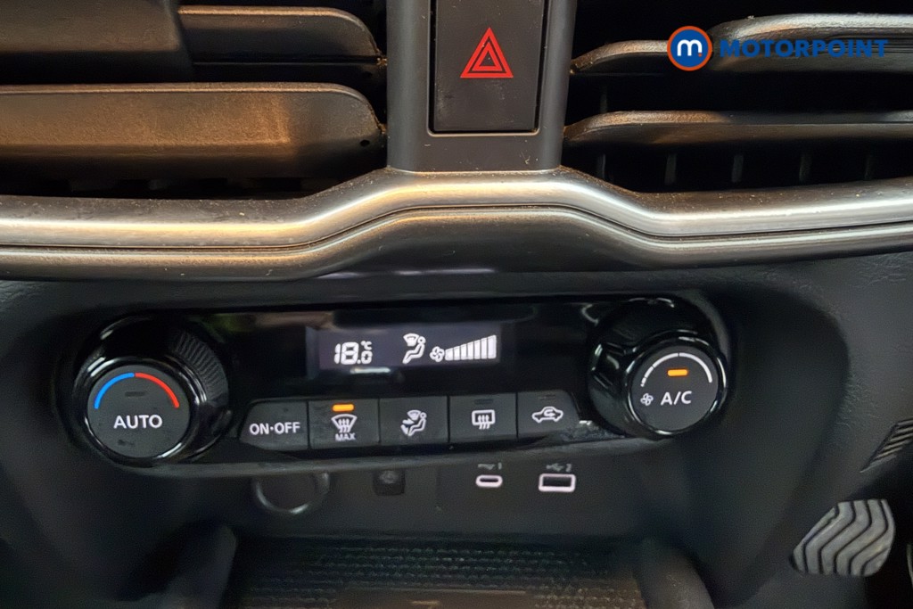 Nissan Juke N-Connecta Automatic Petrol SUV - Stock Number (1585120) - 15th supplementary image