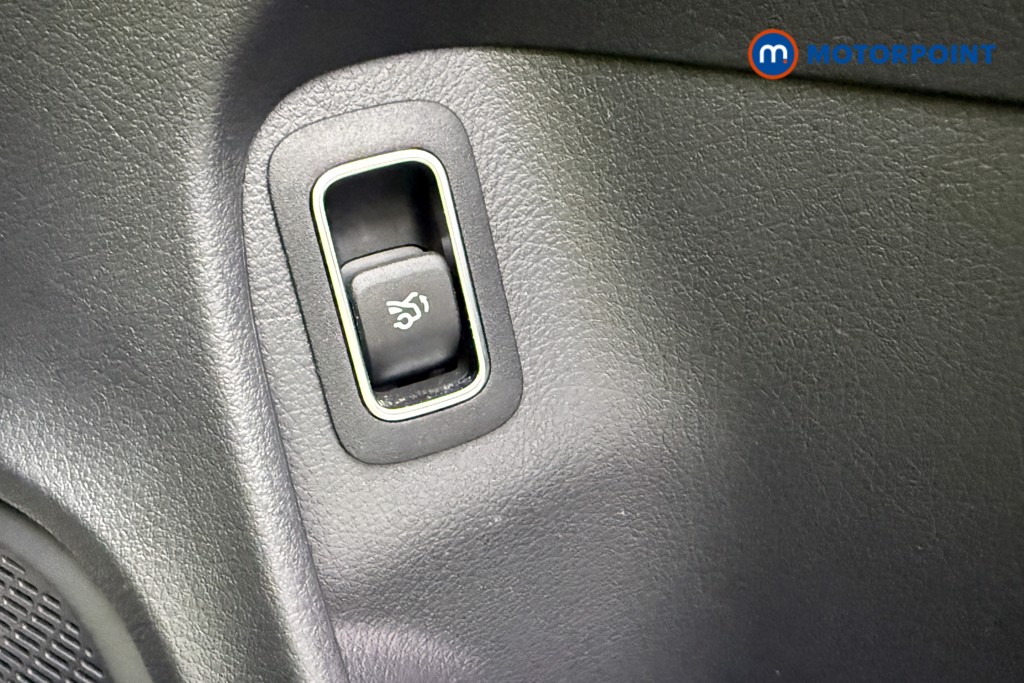 Mercedes-Benz CLA Amg Line Automatic Petrol Coupe - Stock Number (1586940) - 38th supplementary image