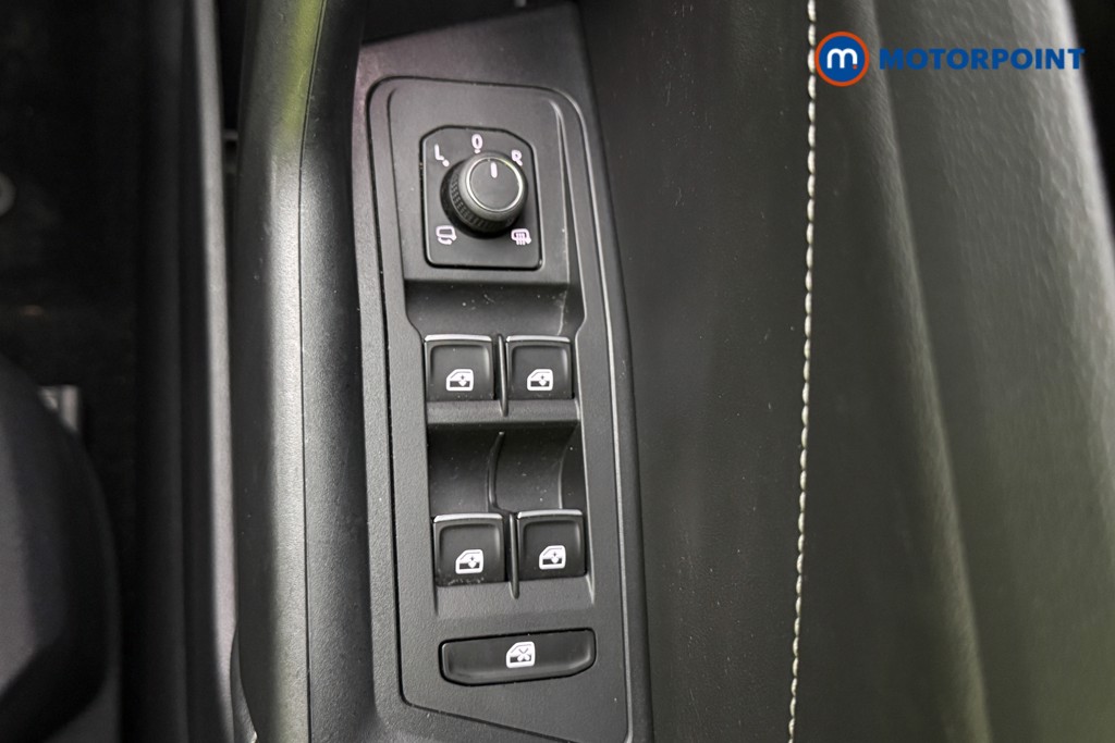 Volkswagen T-Roc R-Line Manual Petrol SUV - Stock Number (1587780) - 34th supplementary image