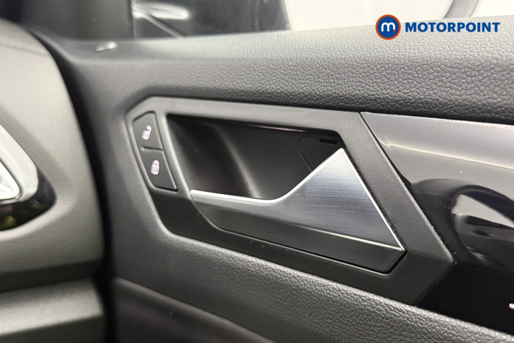 Volkswagen T-Roc R-Line Manual Petrol SUV - Stock Number (1587780) - 35th supplementary image