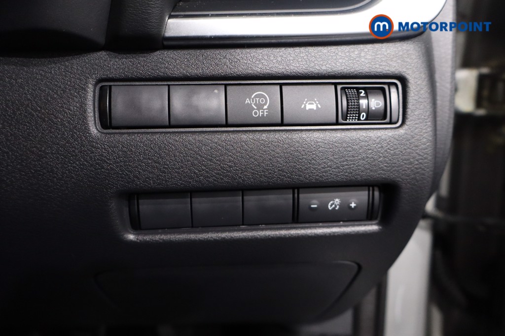 Nissan Qashqai Visia Manual Petrol SUV - Stock Number (1588780) - 21st supplementary image