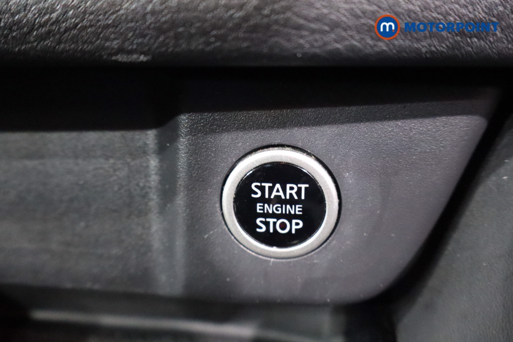 Nissan Qashqai N-Connecta Automatic Petrol SUV - Stock Number (1588781) - 13th supplementary image