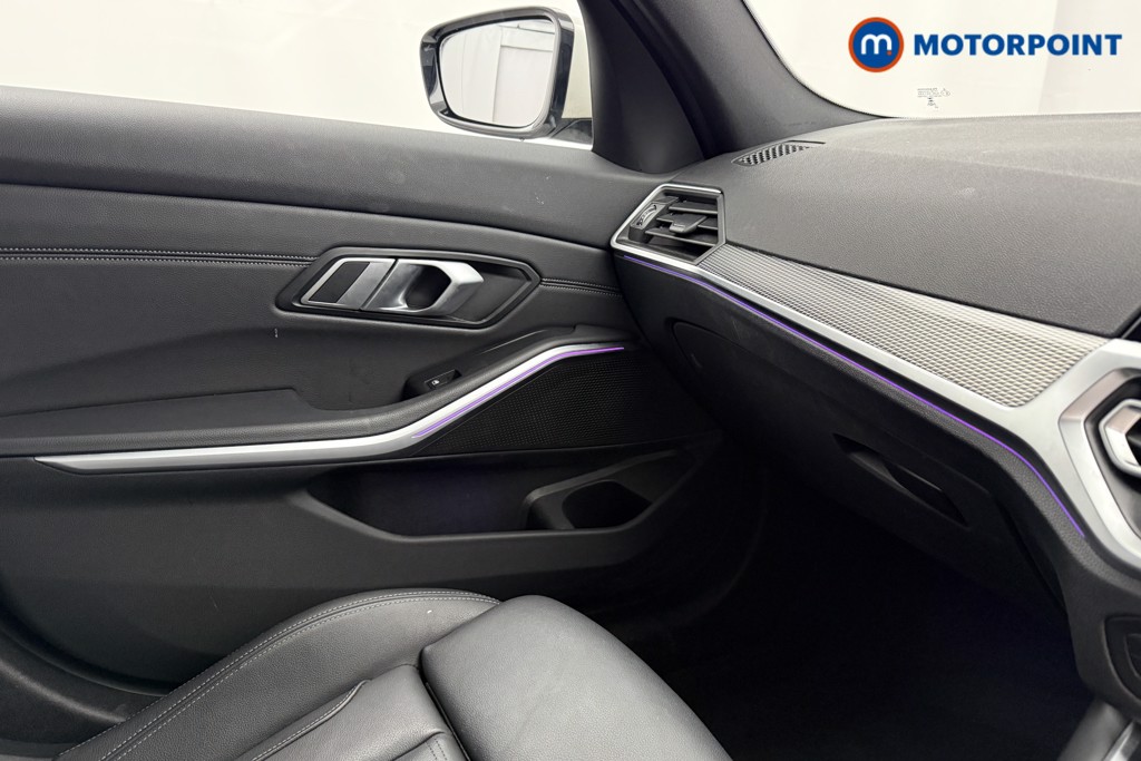 BMW 3 Series M Sport Automatic Petrol Plug-In Hybrid Saloon - Stock Number (1588863) - 17th supplementary image