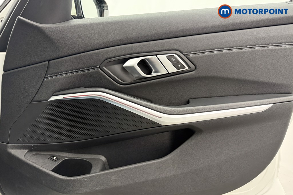 BMW 3 Series M Sport Automatic Petrol Plug-In Hybrid Saloon - Stock Number (1588863) - 19th supplementary image